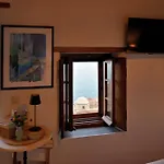 فندق Monolithos 3*