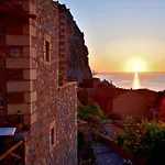 Monolithos فندق