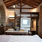 فندق Monolithos 3*