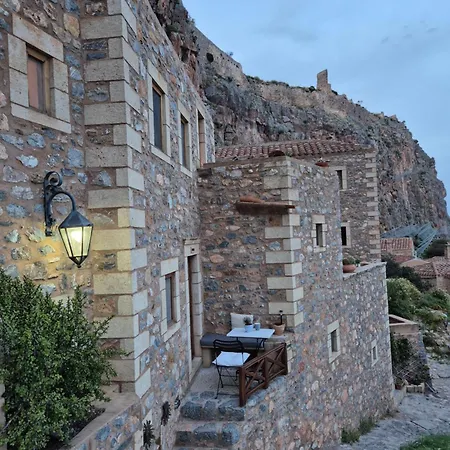 Monolithos 3* מונמבאסיה
