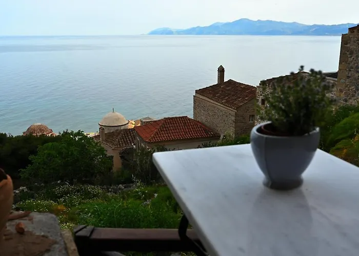 Monolithos 3* Monemvasia