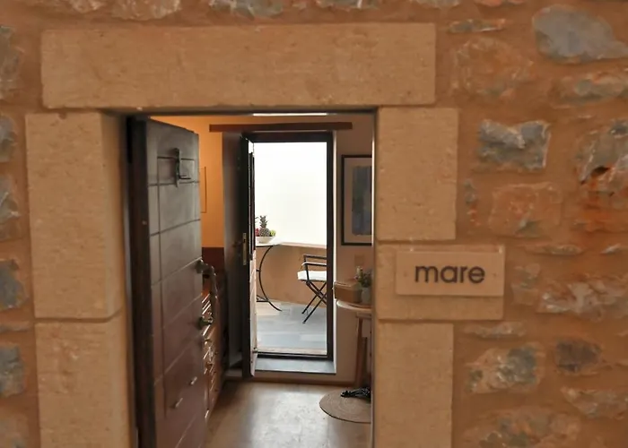 Monolithos Отель