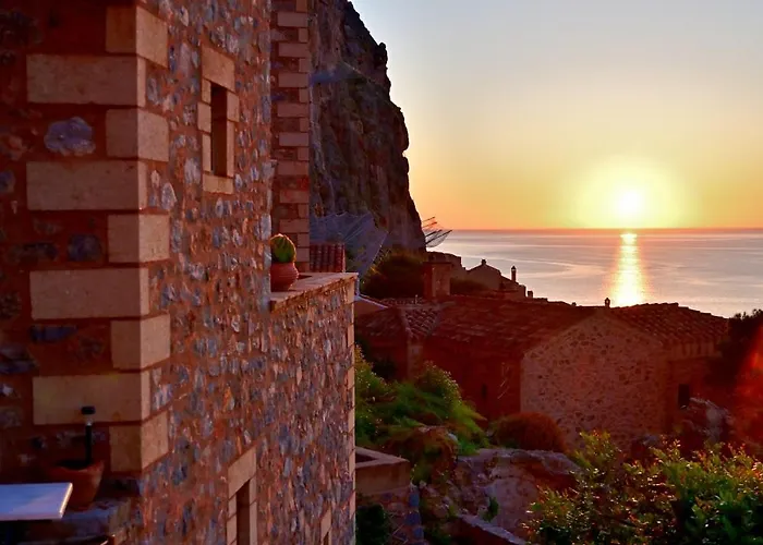 Monolithos Отель