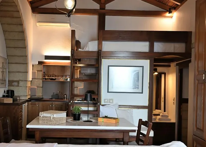 Отель Monolithos 3*