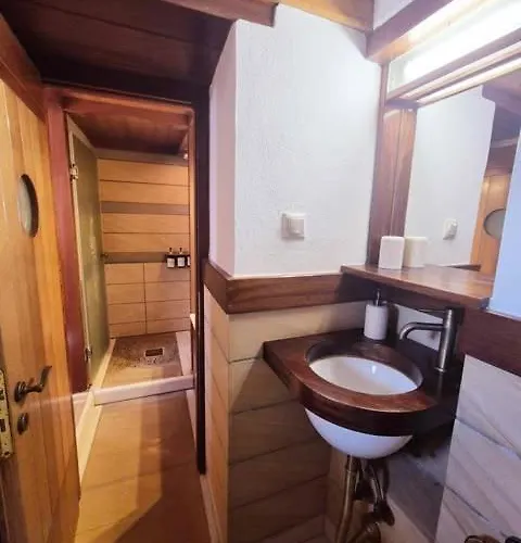 Monolithos Отель